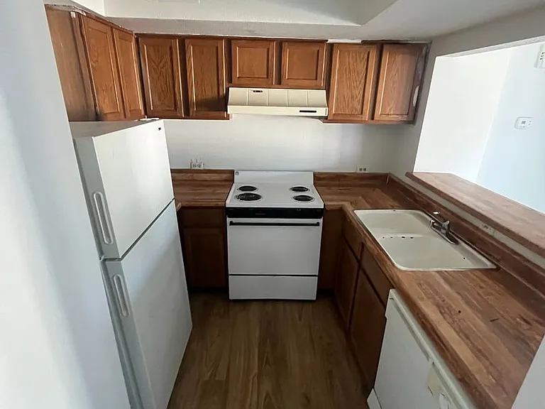 6639 S Victor Ave #G208 — Photo 2