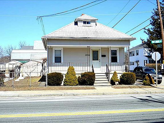 4th image of 1054 Waterman Ave