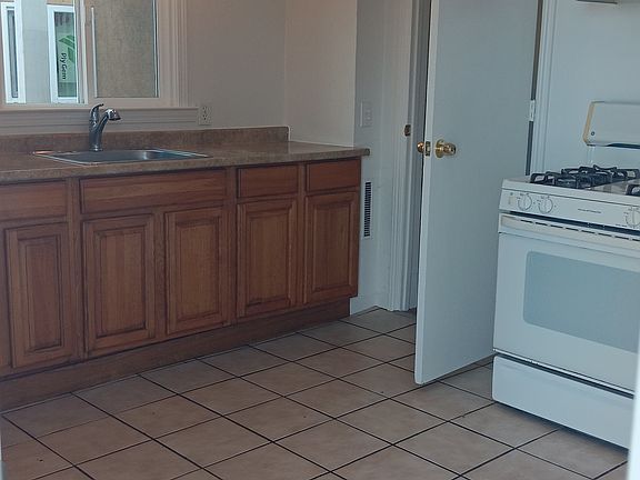 3rd image of 744 Capitol Ave #A