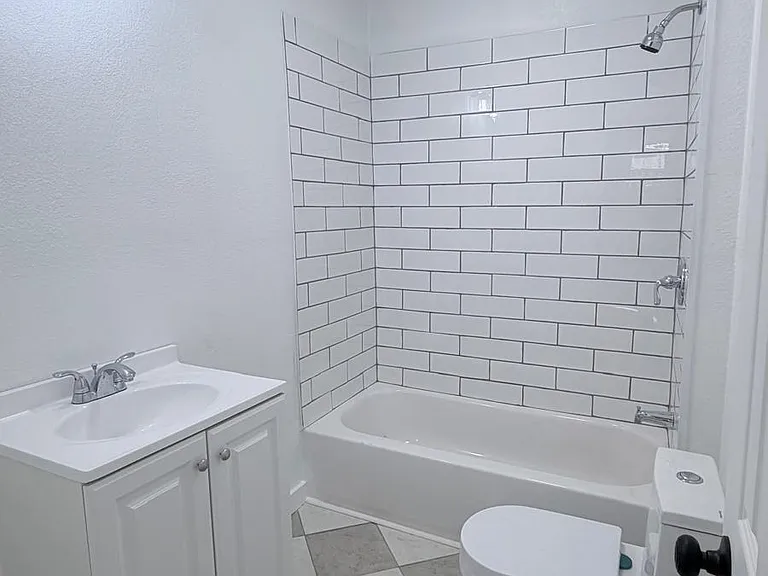 2503 Buchanan St — Photo 7