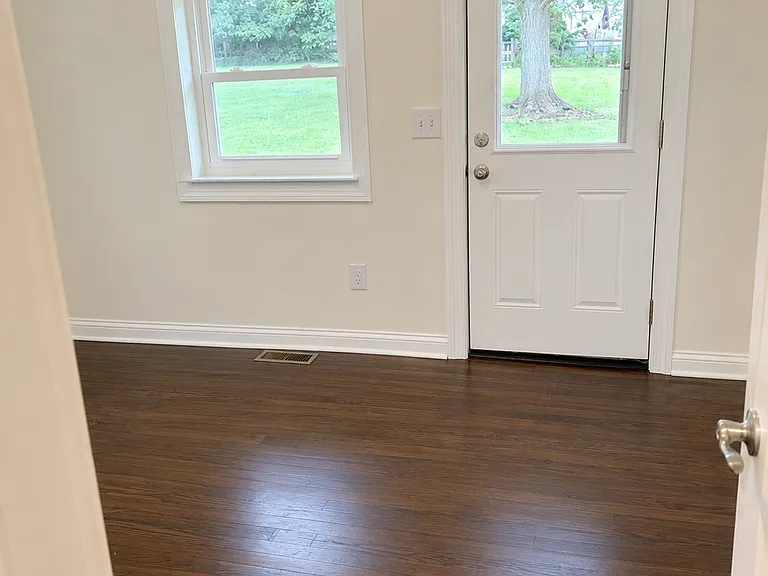 6956 Euclid Ave — Photo 17