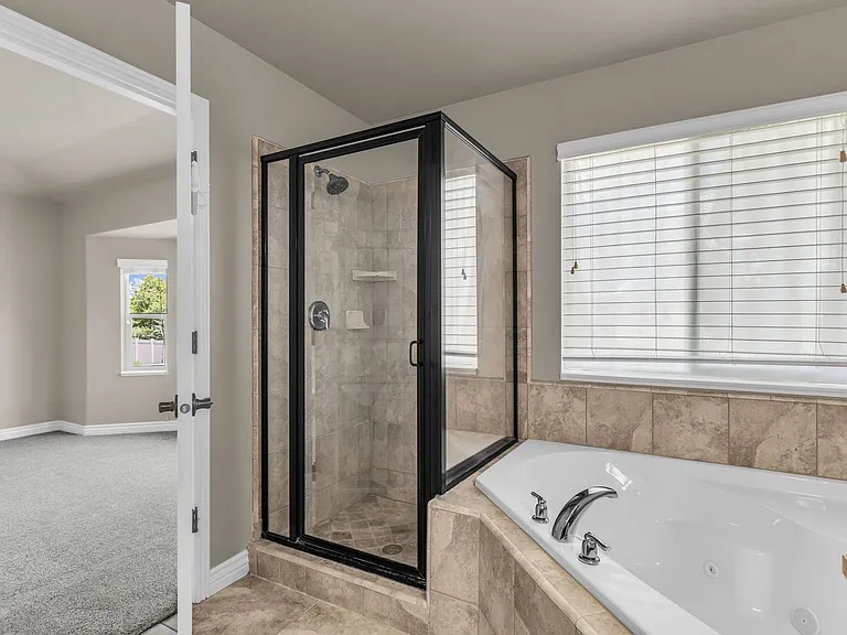1377 S 4300 W — Photo 21
