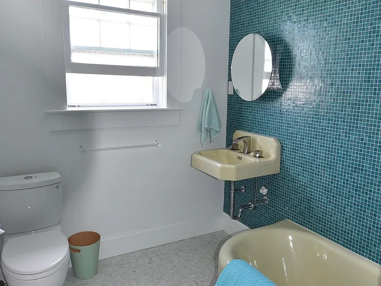 557 Lake Ave — Photo 33