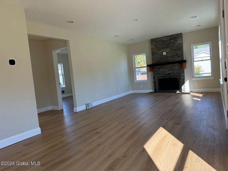 4th image of 1459 Van Curler Avenue