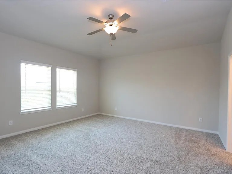 7219 Toluca Dr — Photo 7