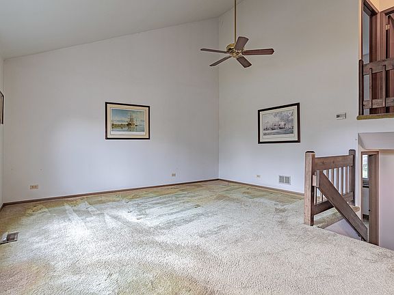 4th image of 106 Carol Ann Dr