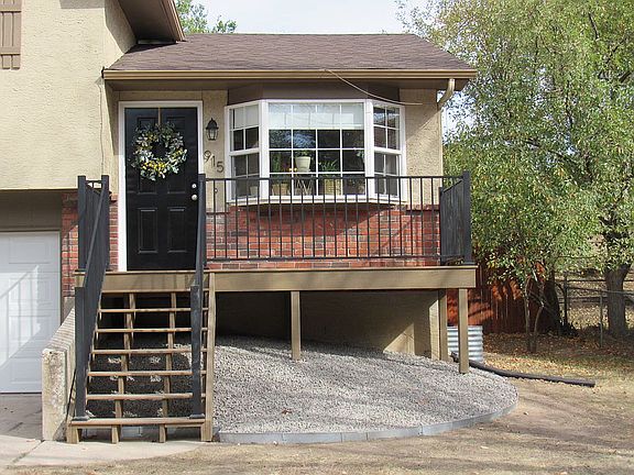 3rd image of 915 Pioneer Ln