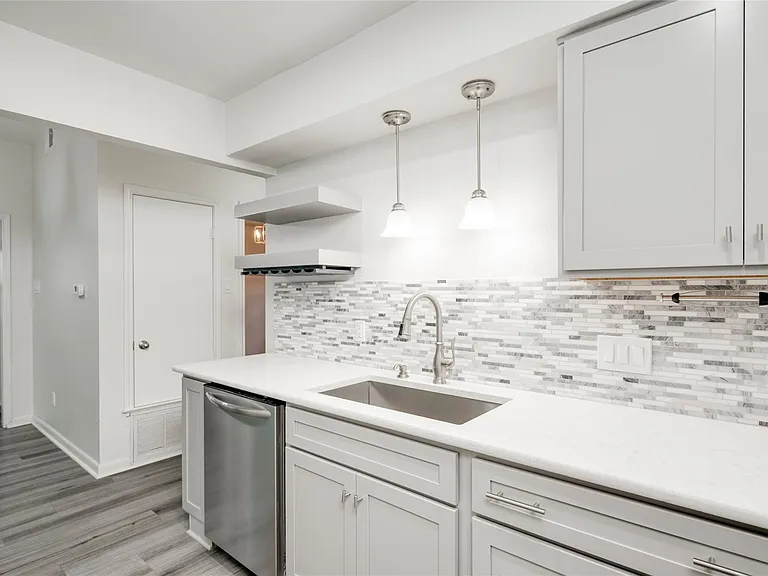 5900 Richard Carlton Blvd — Photo 24