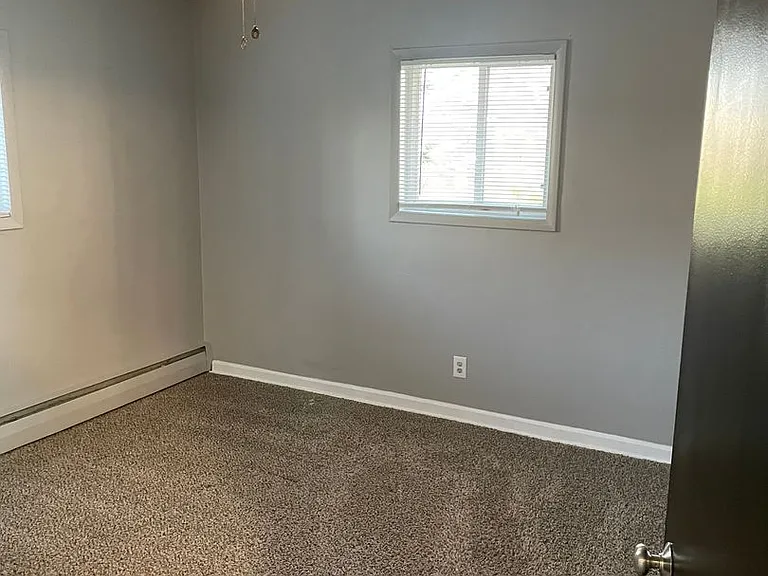 649 Maple Rd — Photo 17