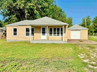 1107 N 13th St, Perry, OK 73077