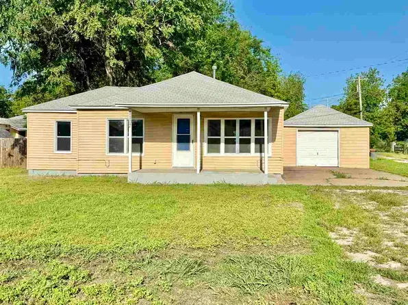 1107 N 13th St, Perry, OK 73077