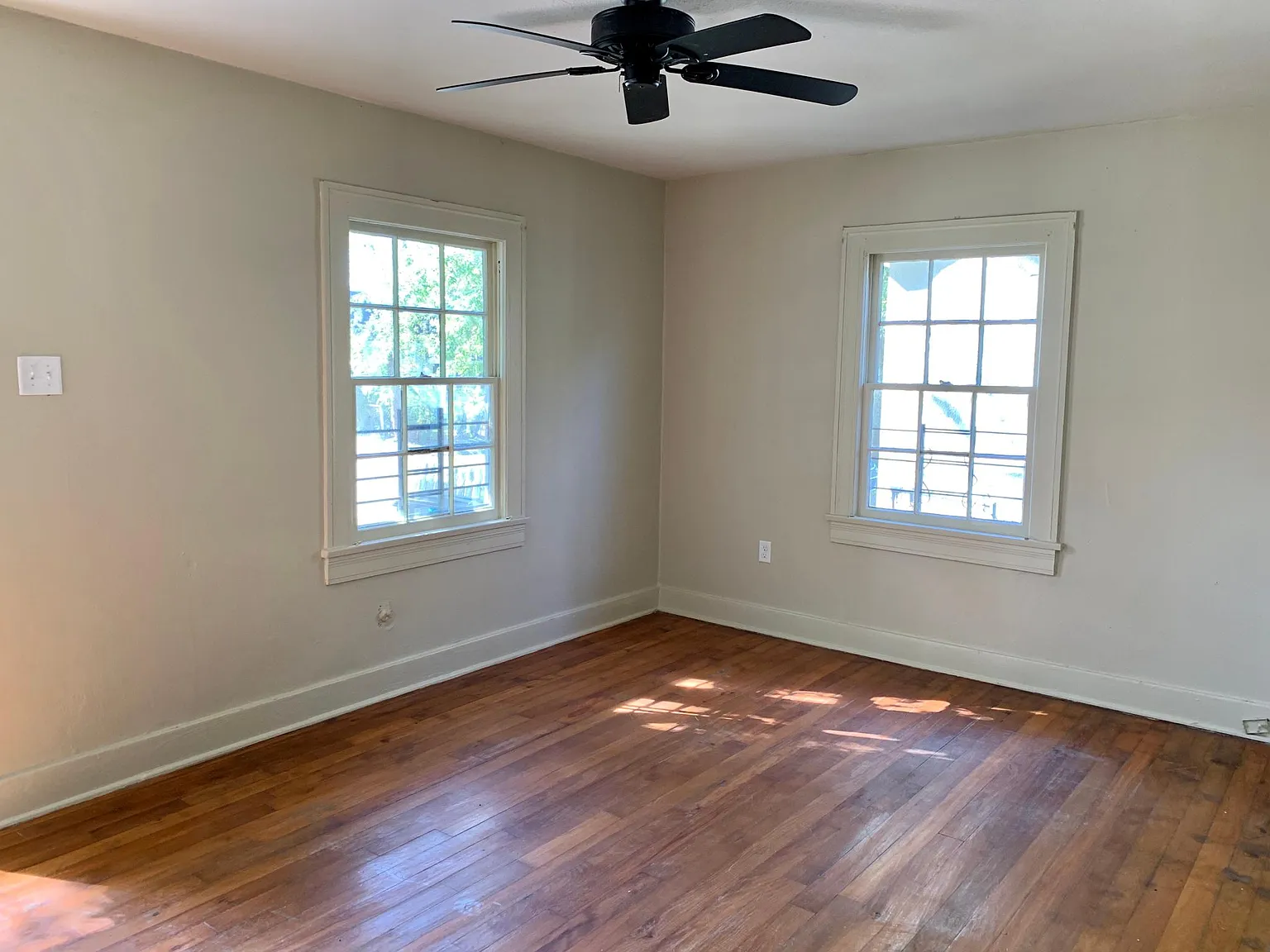 844 Iris St — Photo 3