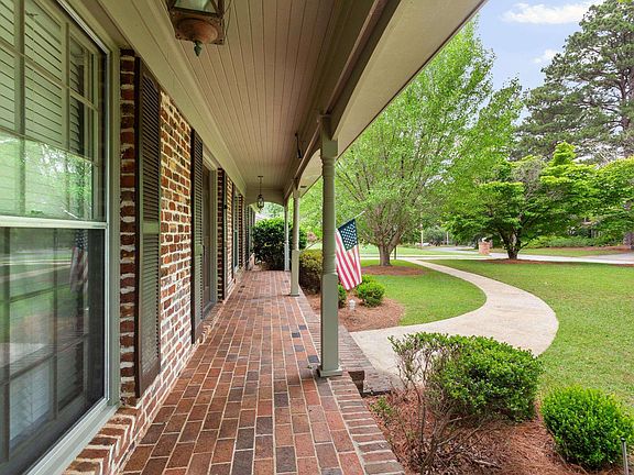 4th image of 1123 Shady Lane Cir