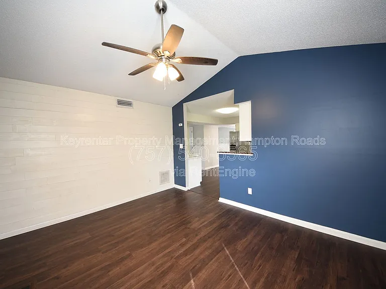1549 River Creek Cres — Photo 15