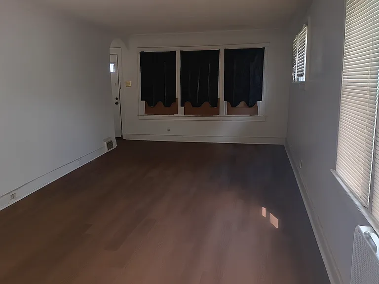15755 Fairfield St — Photo 2