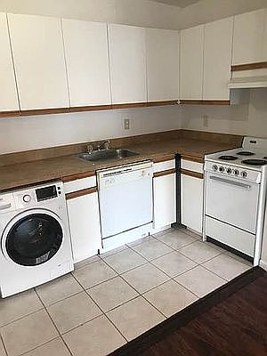 5th image of 11954 Metropolitan Ave APT 2D