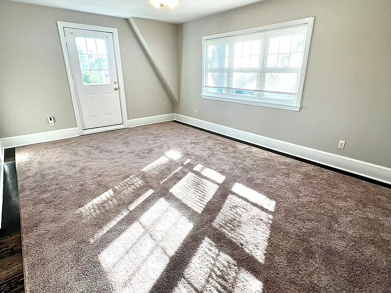 210 Pennsylvania Ave #2 — Photo 8