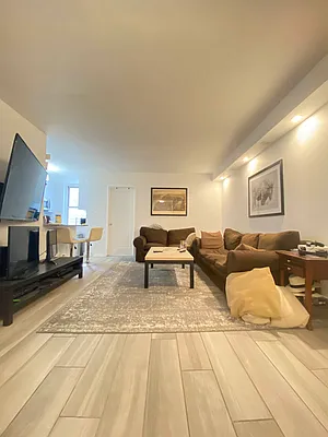 Rented by Bond New York | media 1