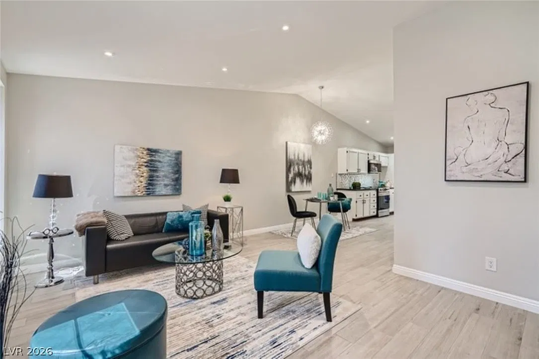 2 bed, 2.0 bath, 940 sqft, $1,700 — Photo 1