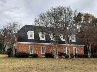 2 Robinwood Dr, Searcy, AR 72143