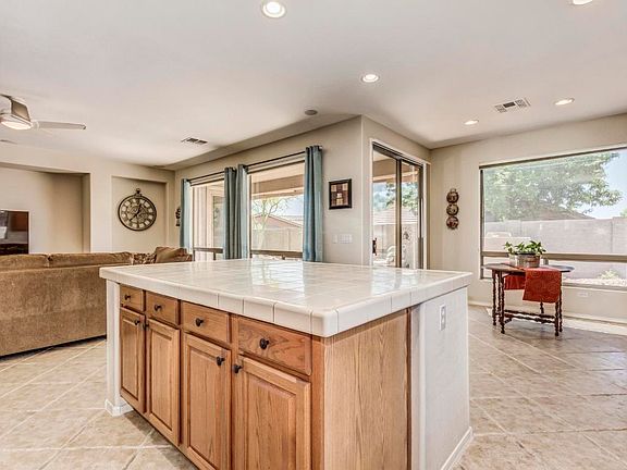 2nd image of 3427 W Warren Dr