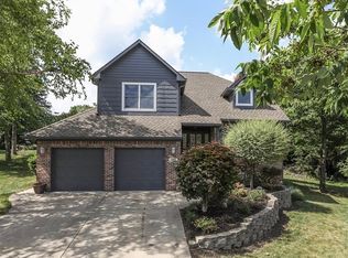 1260 Buckmoor Cir, Greenwood, IN 46143