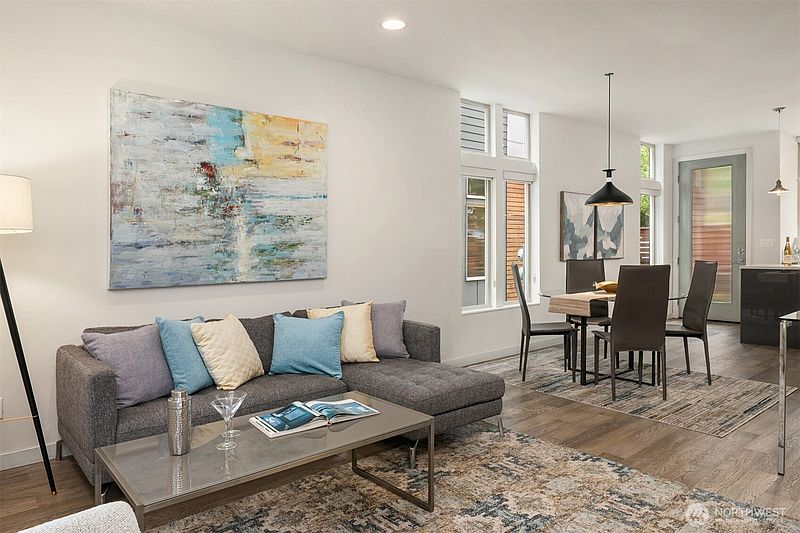 5th image of 3614 B 36th Avenue S