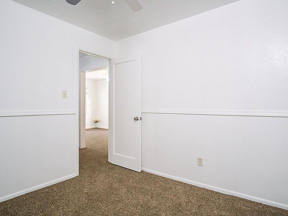 5th image of 1043 Hoitt Ave