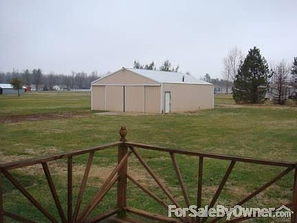 1200 sqft Metal Building & Yard