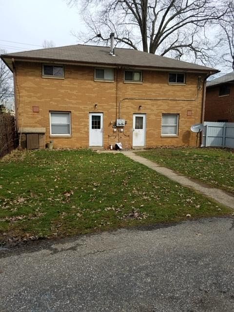 2nd image of 1022 Broadway St E