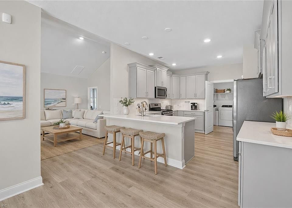 1st image of 2136 Edwin Dr