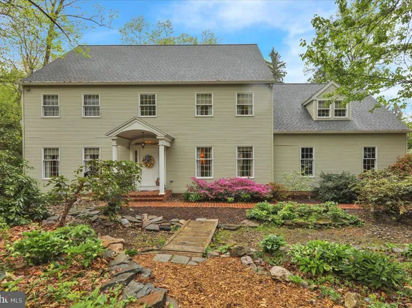 403 Arrowhead Trl, Sinking Spring, PA 19608