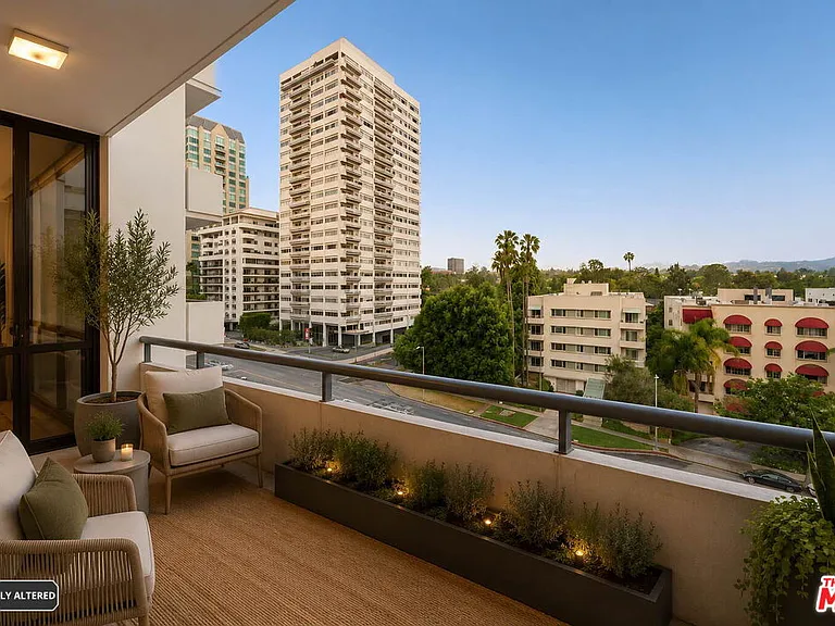 10660 Wilshire Blvd #805 — Photo 36