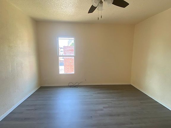 3rd image of 1619 Pine Ave APT 2