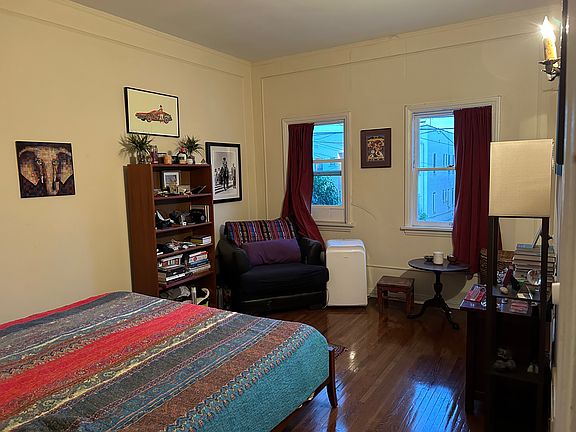 3rd image of 348 N Sierra Bonita Ave #1/2