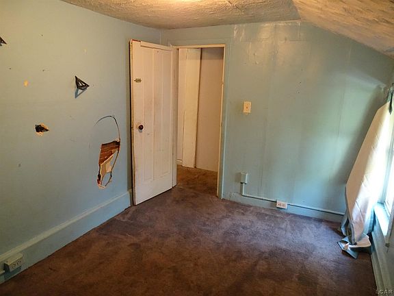 30th image of 665 Dennis St