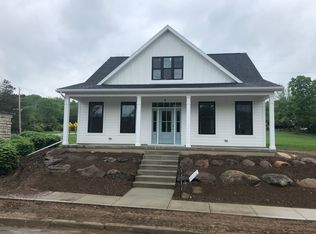 416 Cayman Cir, Tipp City, OH 45371