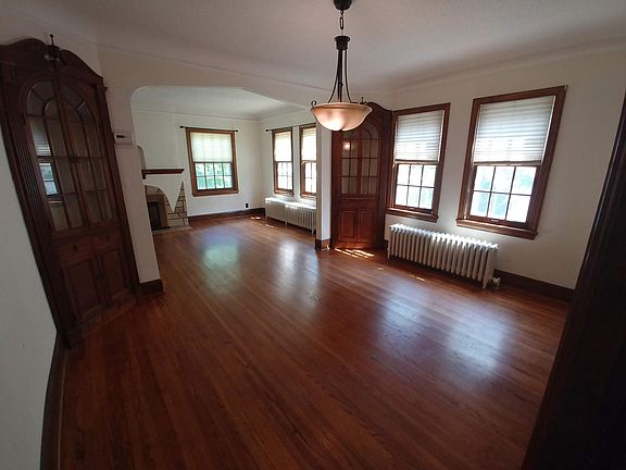 Gracious Dining Room