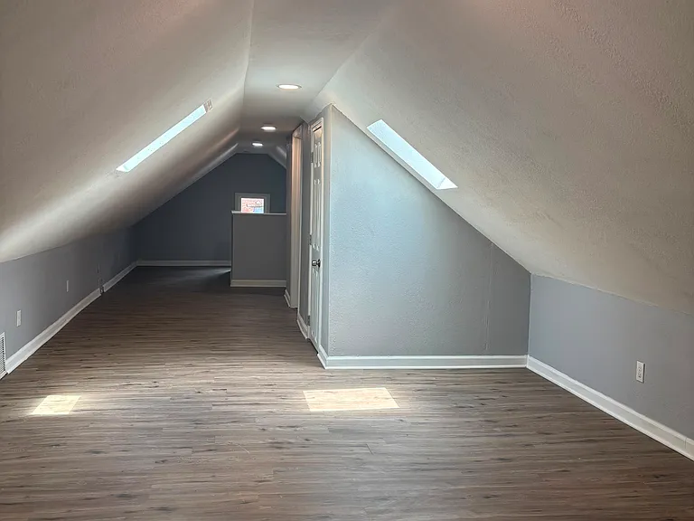 3823 Highland Ave — Photo 11