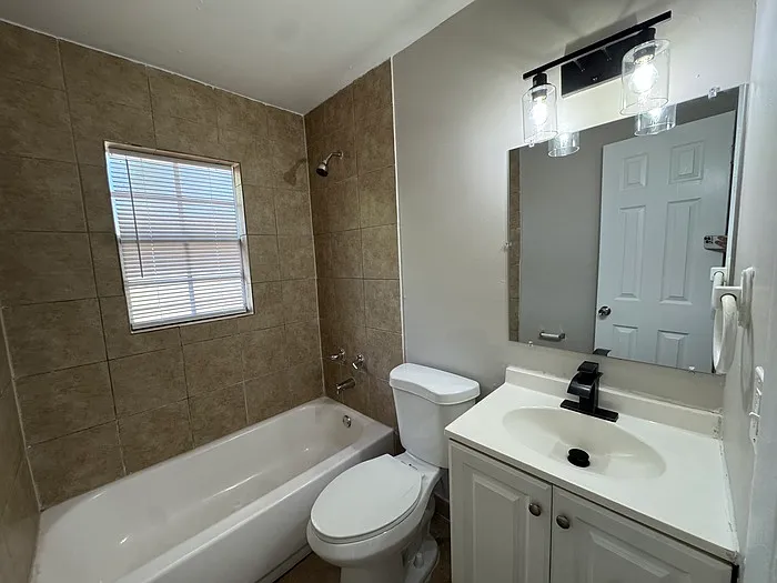 4566 Chateau Rd — Photo 7