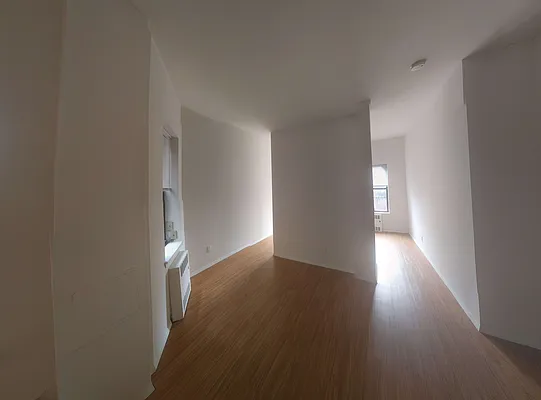 Rented by Avenues Real Estate | media 7