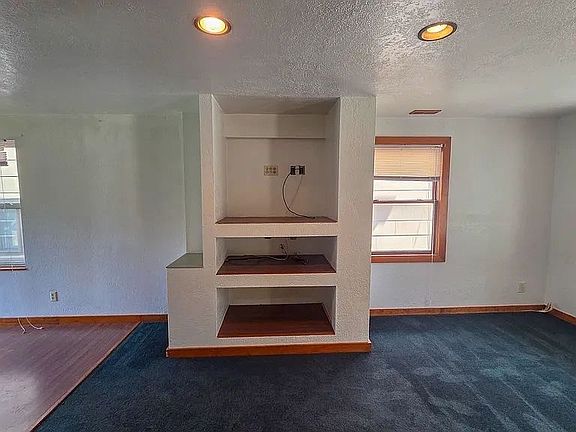 4th image of 610 Dawson St