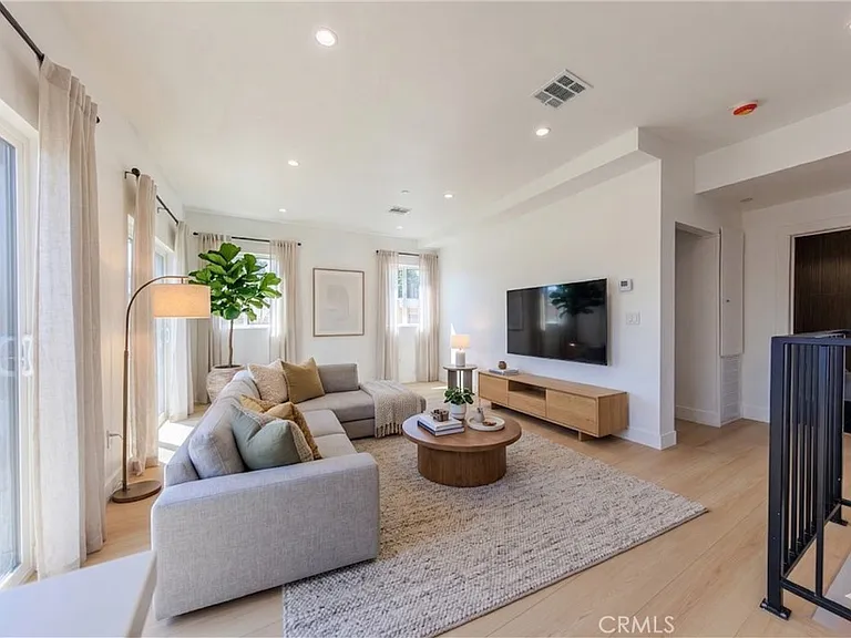 2426 S West View St #C — Photo 5