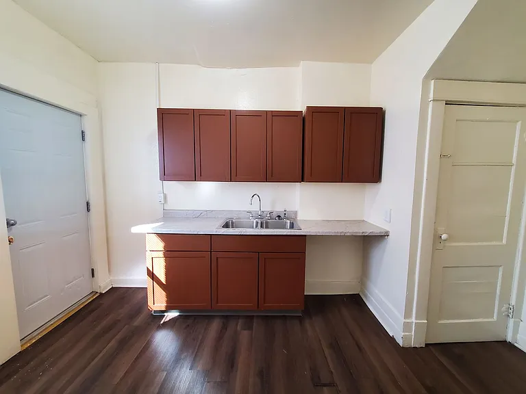 418 Sunnyside Ave — Photo 5