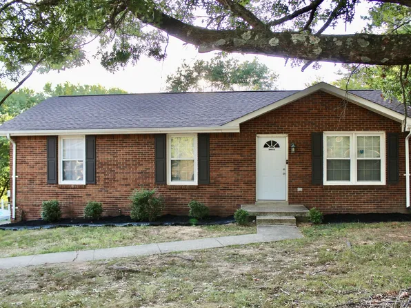 1810 Apex Dr, Clarksville, TN 37040