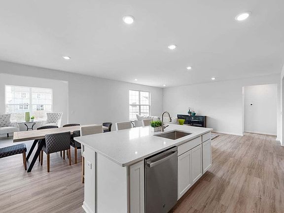 3rd image of 1225 Highbrook Ave