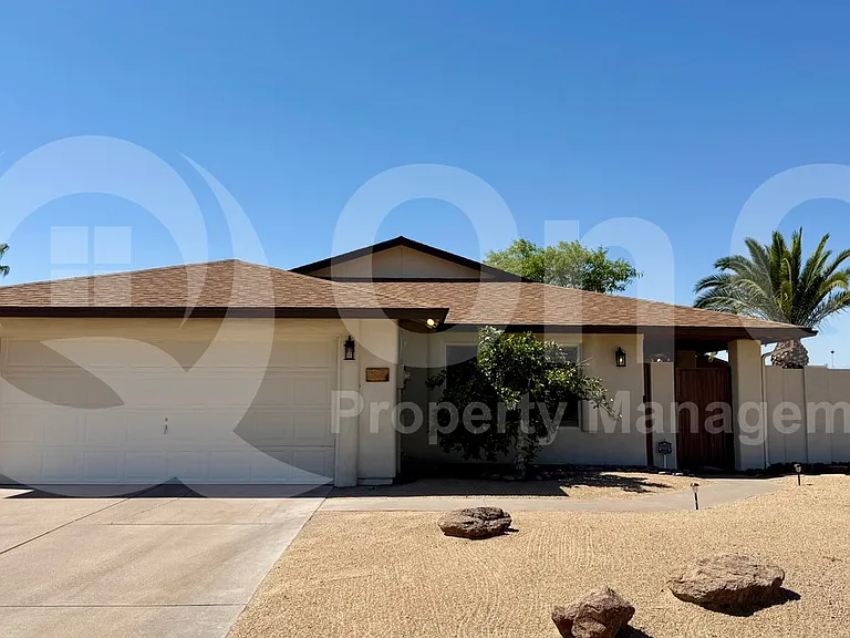 827 N 86th Way — Photo 2