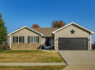 2110 NW Lakeside Ct, Ankeny, IA 50023