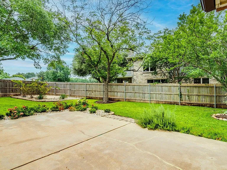16517 Spotted Eagle Dr — Photo 21
