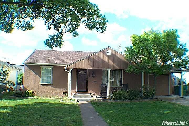 1st image of 121 E Barrymore St